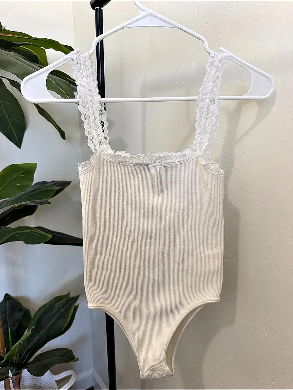 Zara Lace Trim Ribbed Bodysuit in White Like New